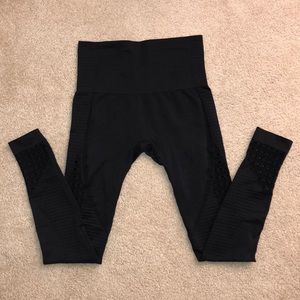 Black seamless high waisted leggings